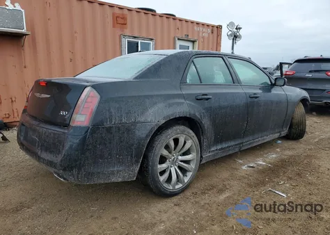 2014 Chrysler 300 S z USA, uszkodzony, nr VIN 2C3CCABG4EH352400